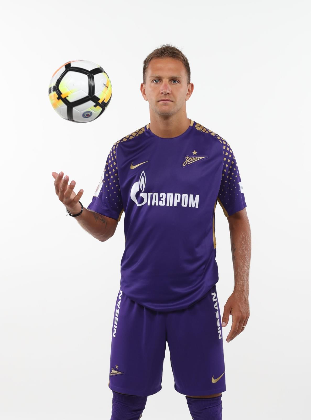 Фотосессия футболистов и тренеров основного состава ФК «Зенит» сезона 2017/2018