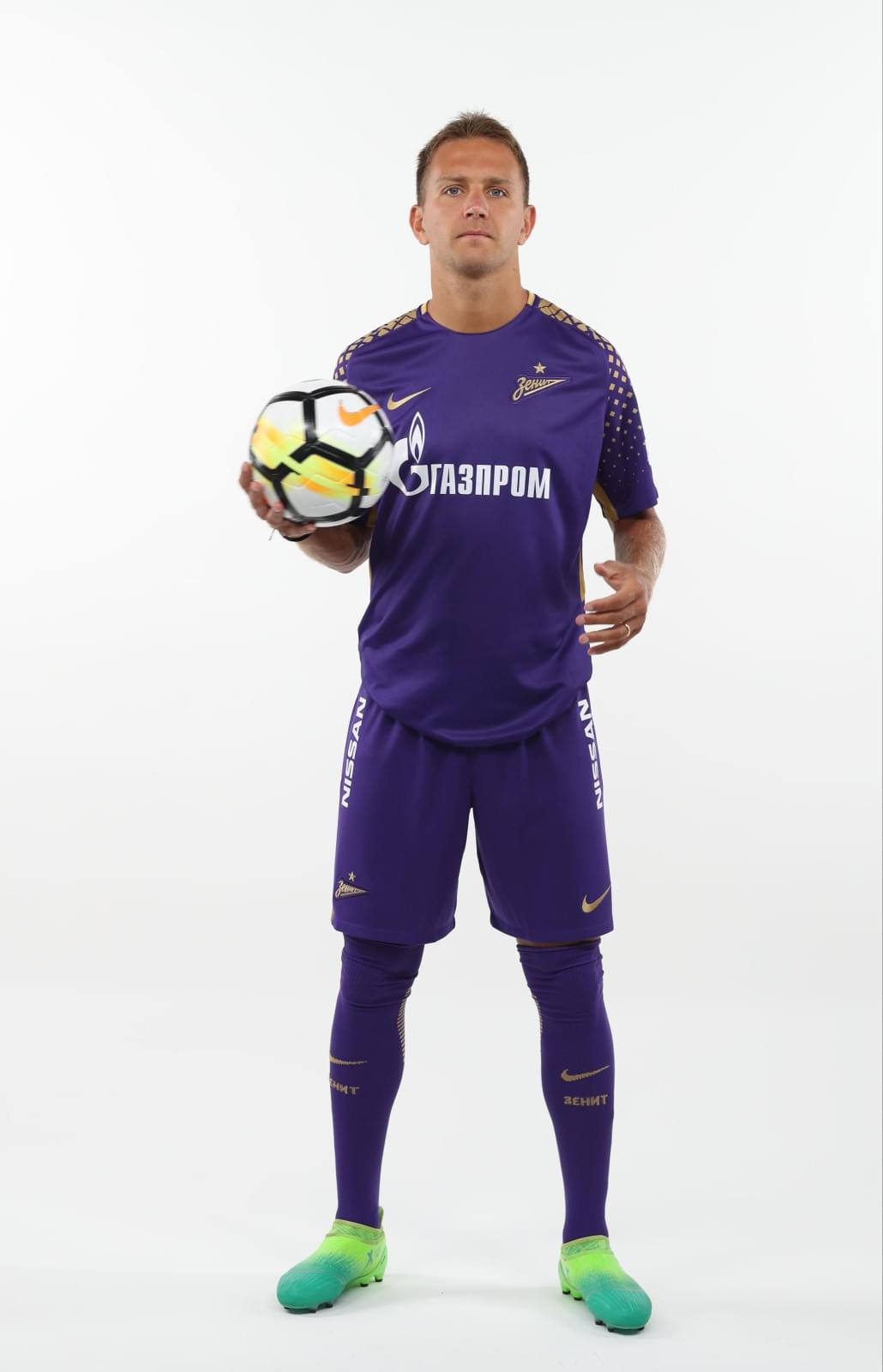 Фотосессия футболистов и тренеров основного состава ФК «Зенит» сезона 2017/2018