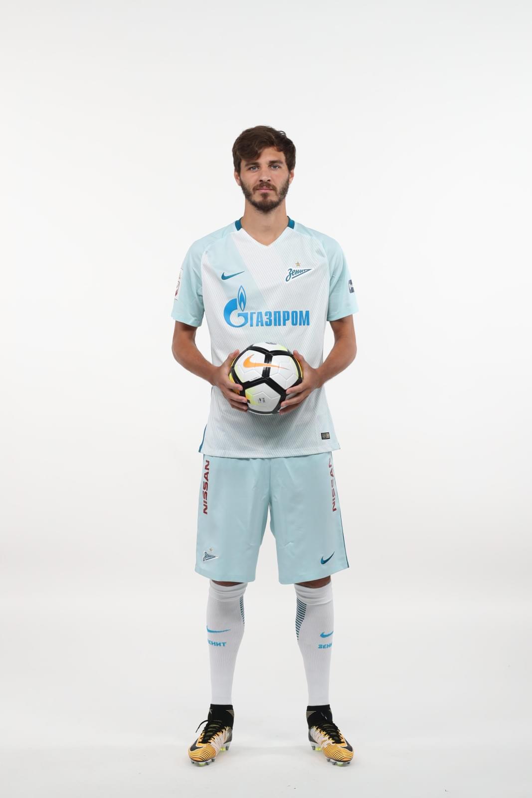 Фотосессия футболистов и тренеров основного состава ФК «Зенит» сезона 2017/2018