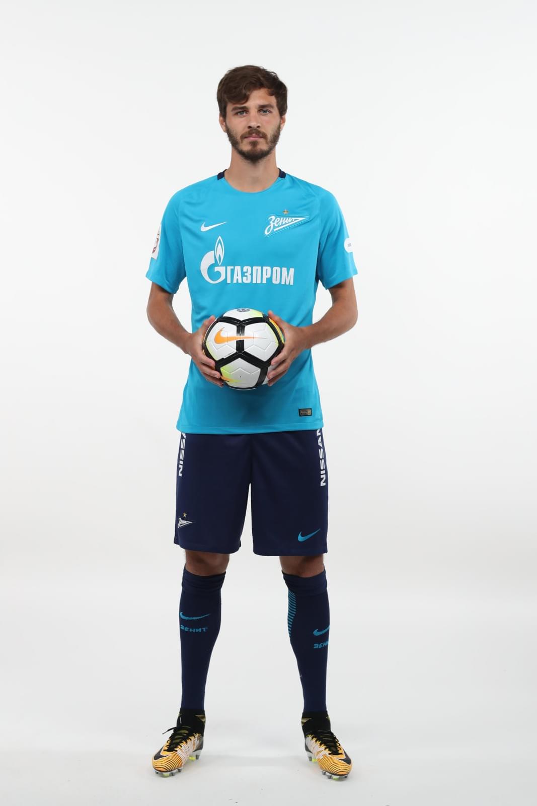 Фотосессия футболистов и тренеров основного состава ФК «Зенит» сезона 2017/2018