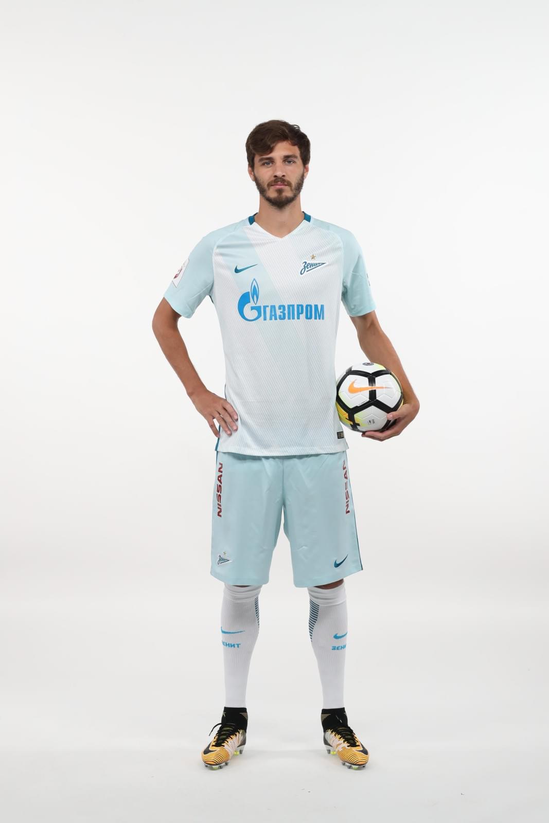 Фотосессия футболистов и тренеров основного состава ФК «Зенит» сезона 2017/2018