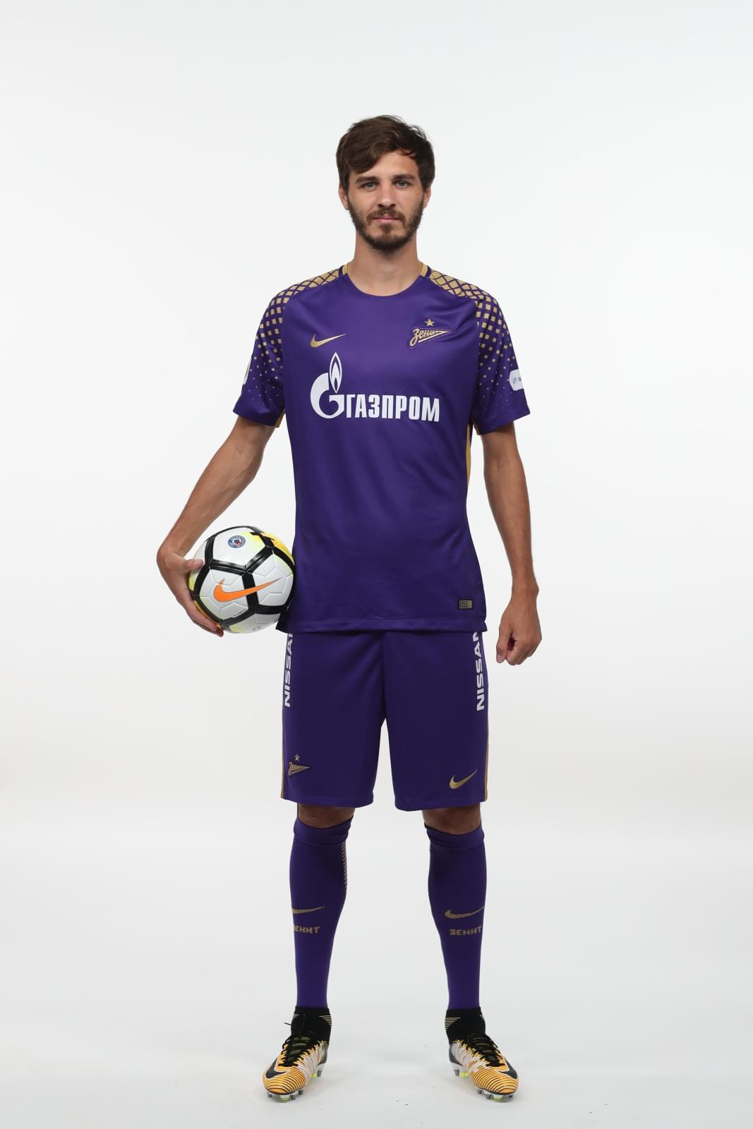 Фотосессия футболистов и тренеров основного состава ФК «Зенит» сезона 2017/2018