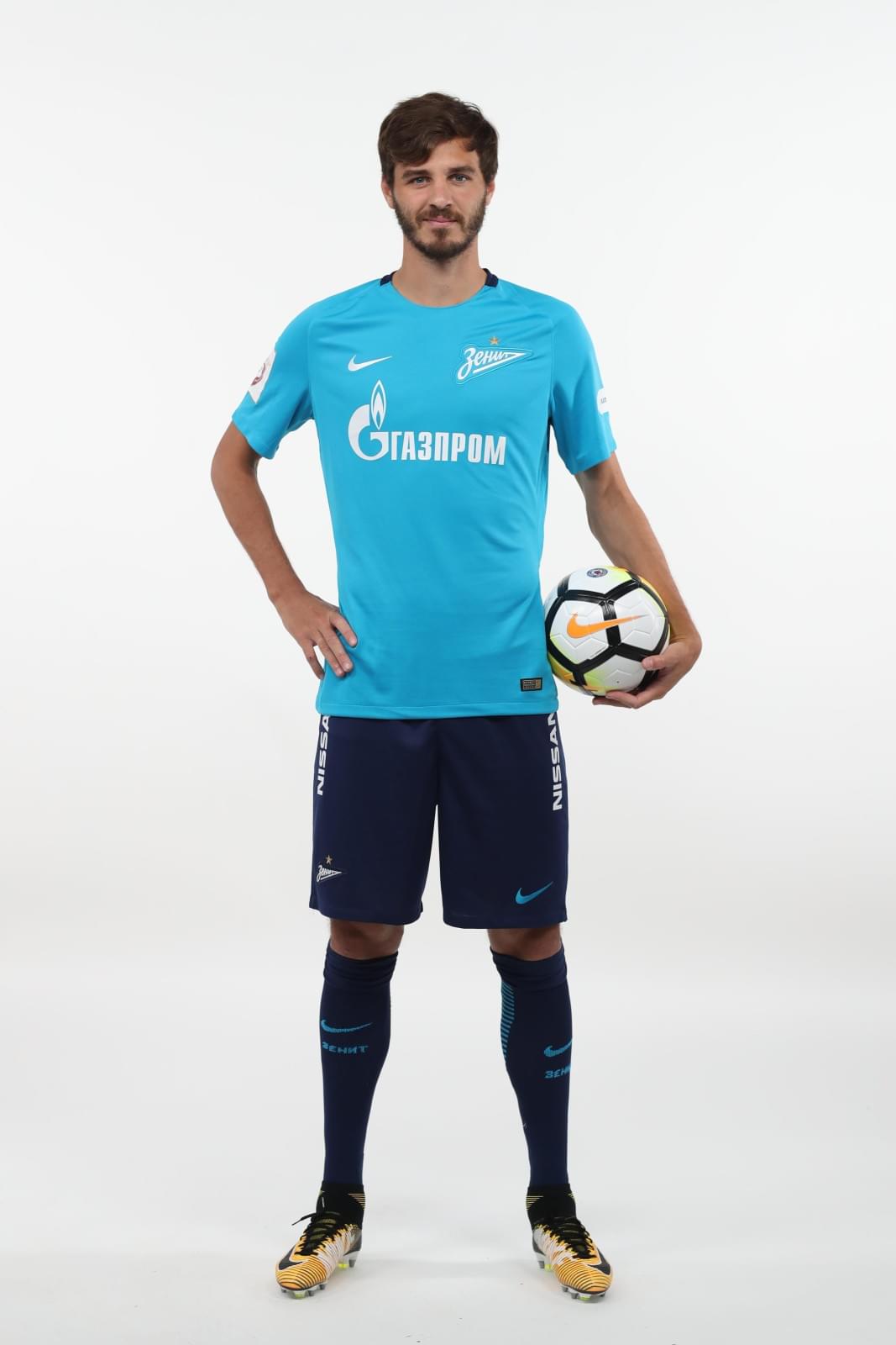 Фотосессия футболистов и тренеров основного состава ФК «Зенит» сезона 2017/2018