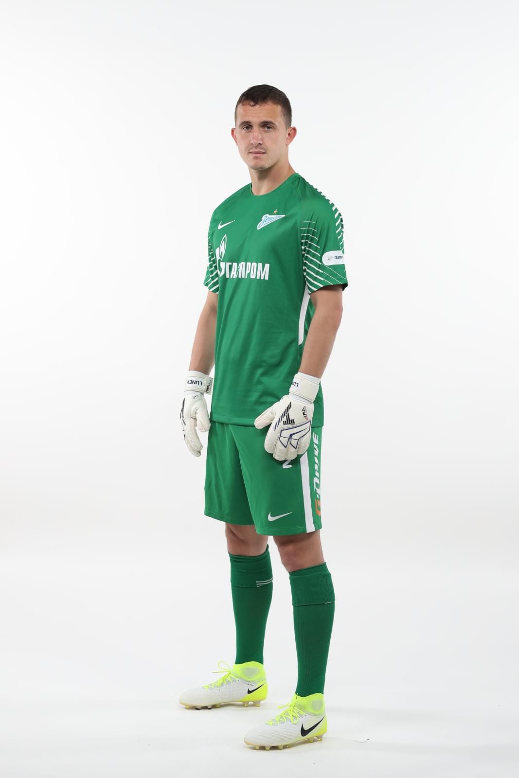 Фотосессия футболистов и тренеров основного состава ФК «Зенит» сезона 2017/2018