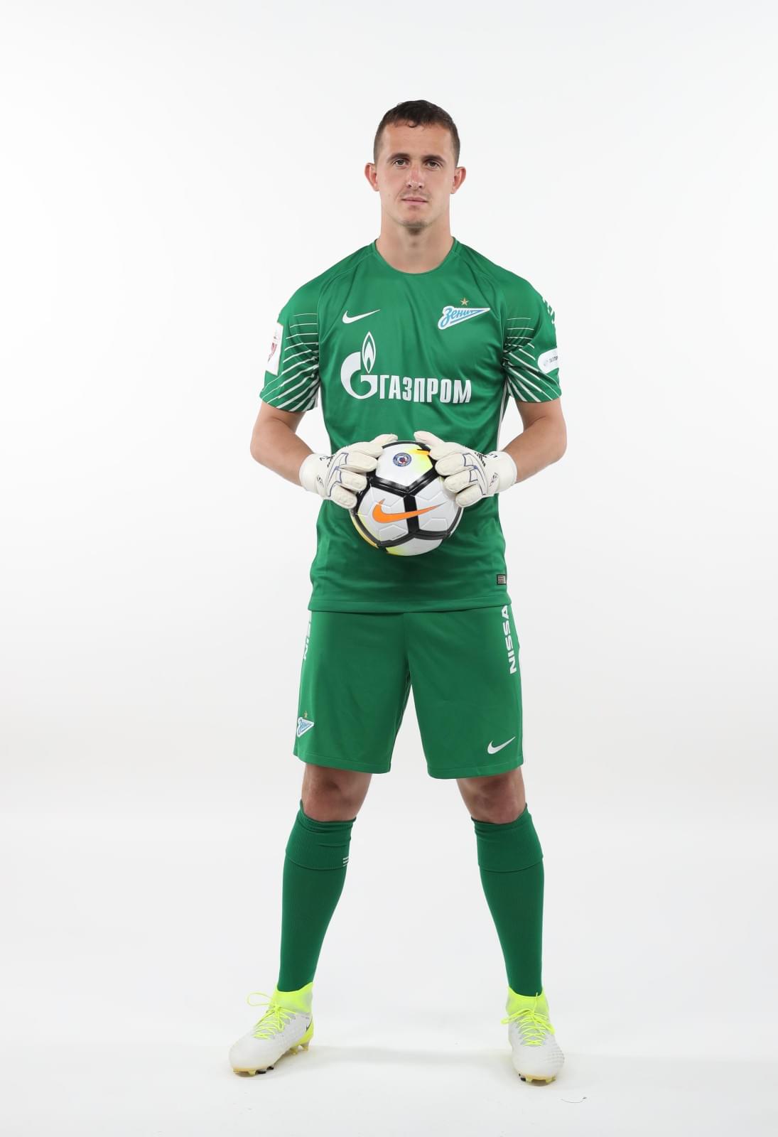 Фотосессия футболистов и тренеров основного состава ФК «Зенит» сезона 2017/2018