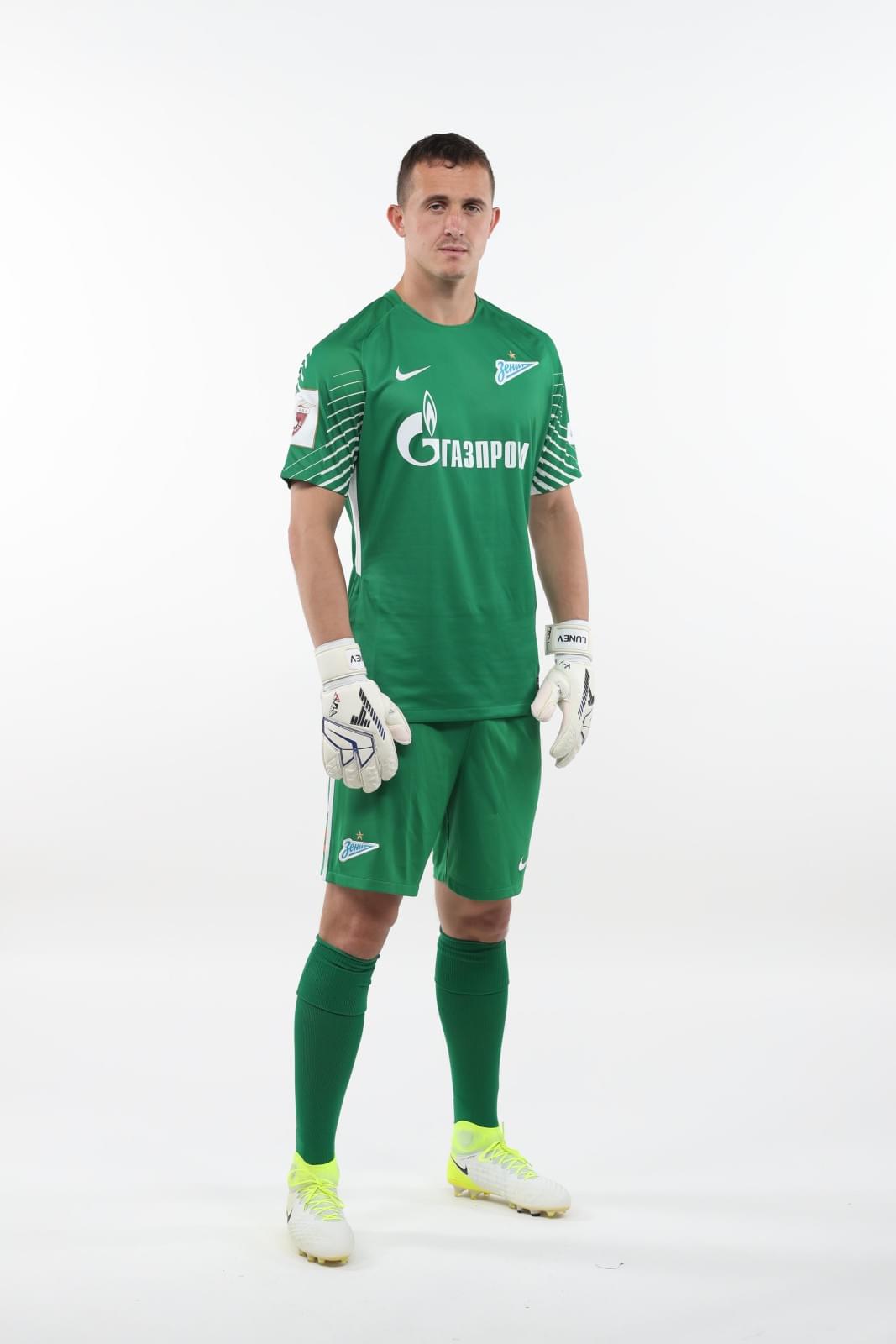 Фотосессия футболистов и тренеров основного состава ФК «Зенит» сезона 2017/2018