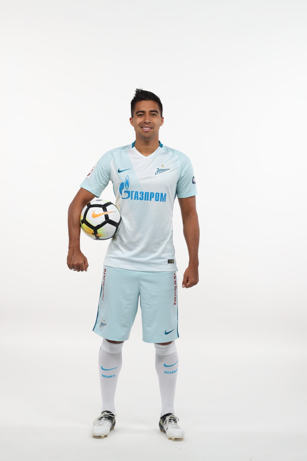 Фотосессия футболистов и тренеров основного состава ФК «Зенит» сезона 2017/2018