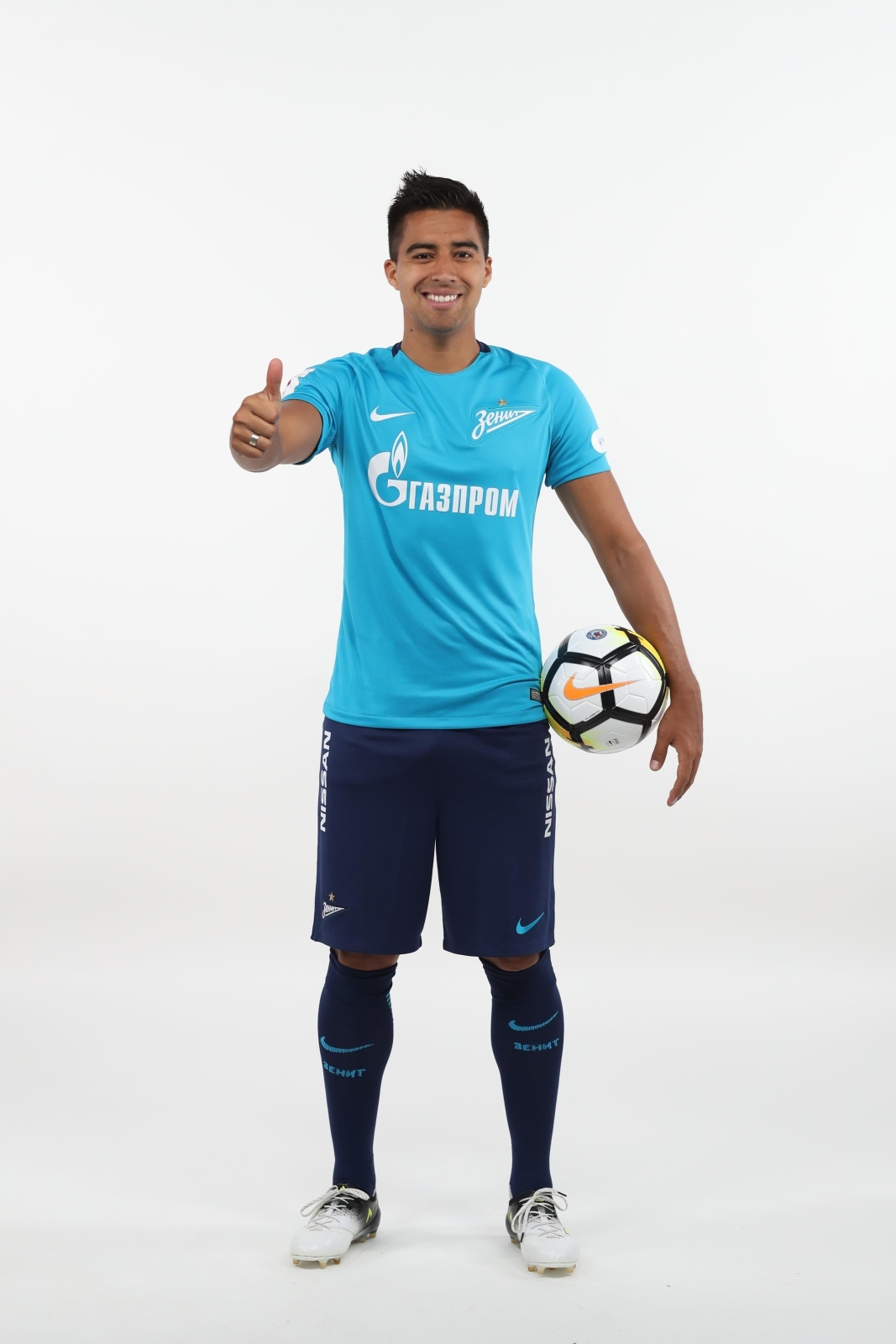 Фотосессия футболистов и тренеров основного состава ФК «Зенит» сезона 2017/2018