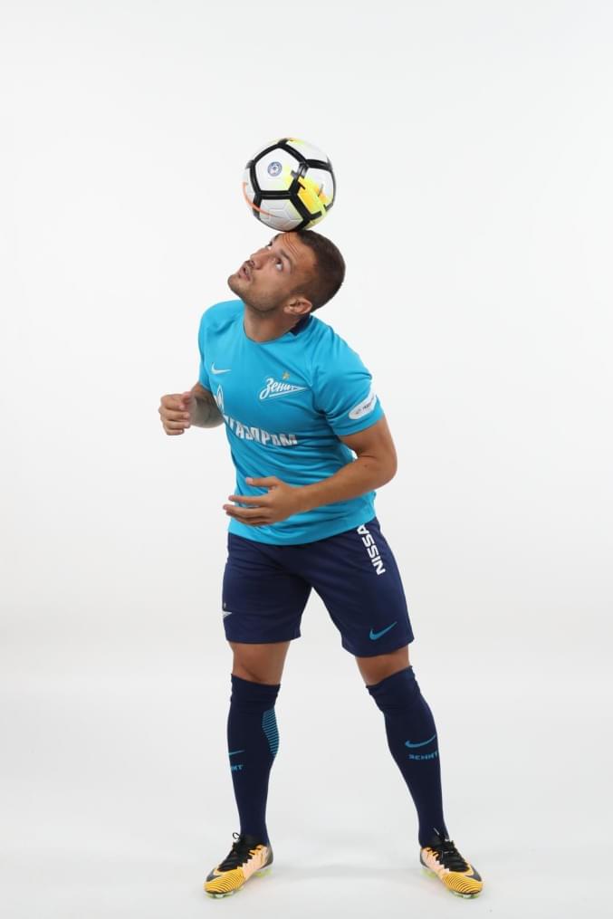 Фотосессия футболистов и тренеров основного состава ФК «Зенит» сезона 2017/2018