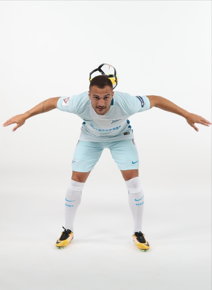 Фотосессия футболистов и тренеров основного состава ФК «Зенит» сезона 2017/2018