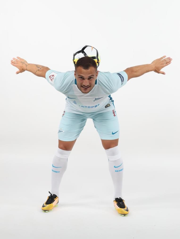 Фотосессия футболистов и тренеров основного состава ФК «Зенит» сезона 2017/2018