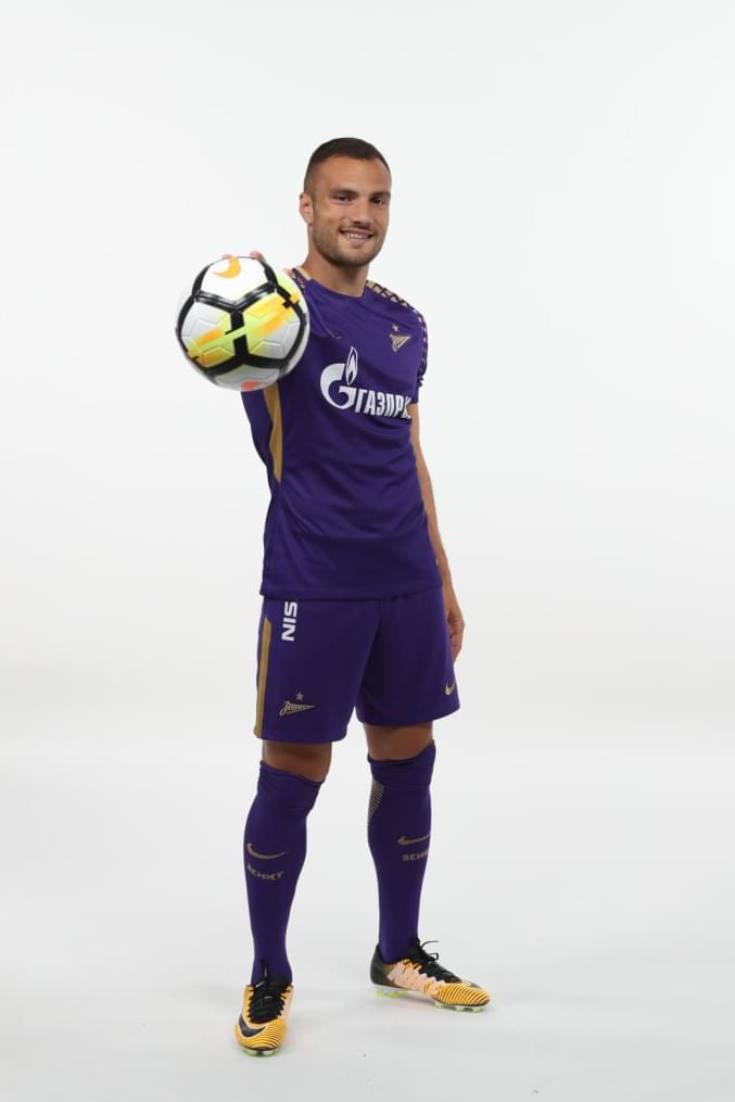 Фотосессия футболистов и тренеров основного состава ФК «Зенит» сезона 2017/2018