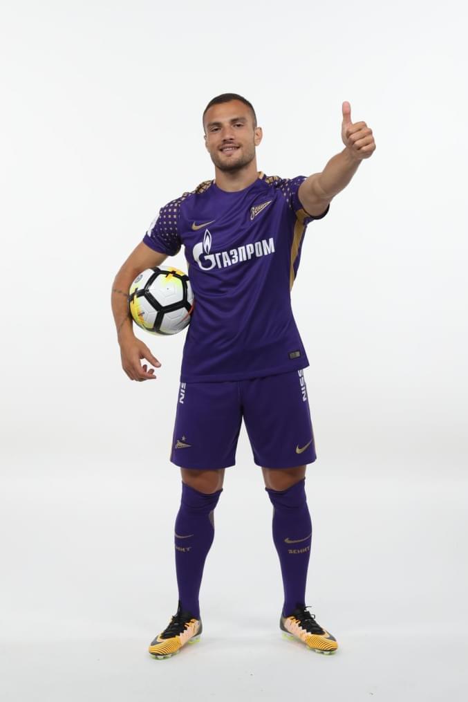 Фотосессия футболистов и тренеров основного состава ФК «Зенит» сезона 2017/2018