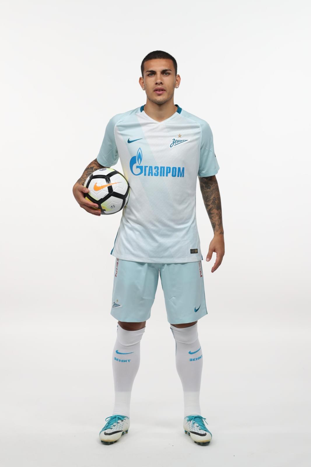 Фотосессия футболистов и тренеров основного состава ФК «Зенит» сезона 2017/2018