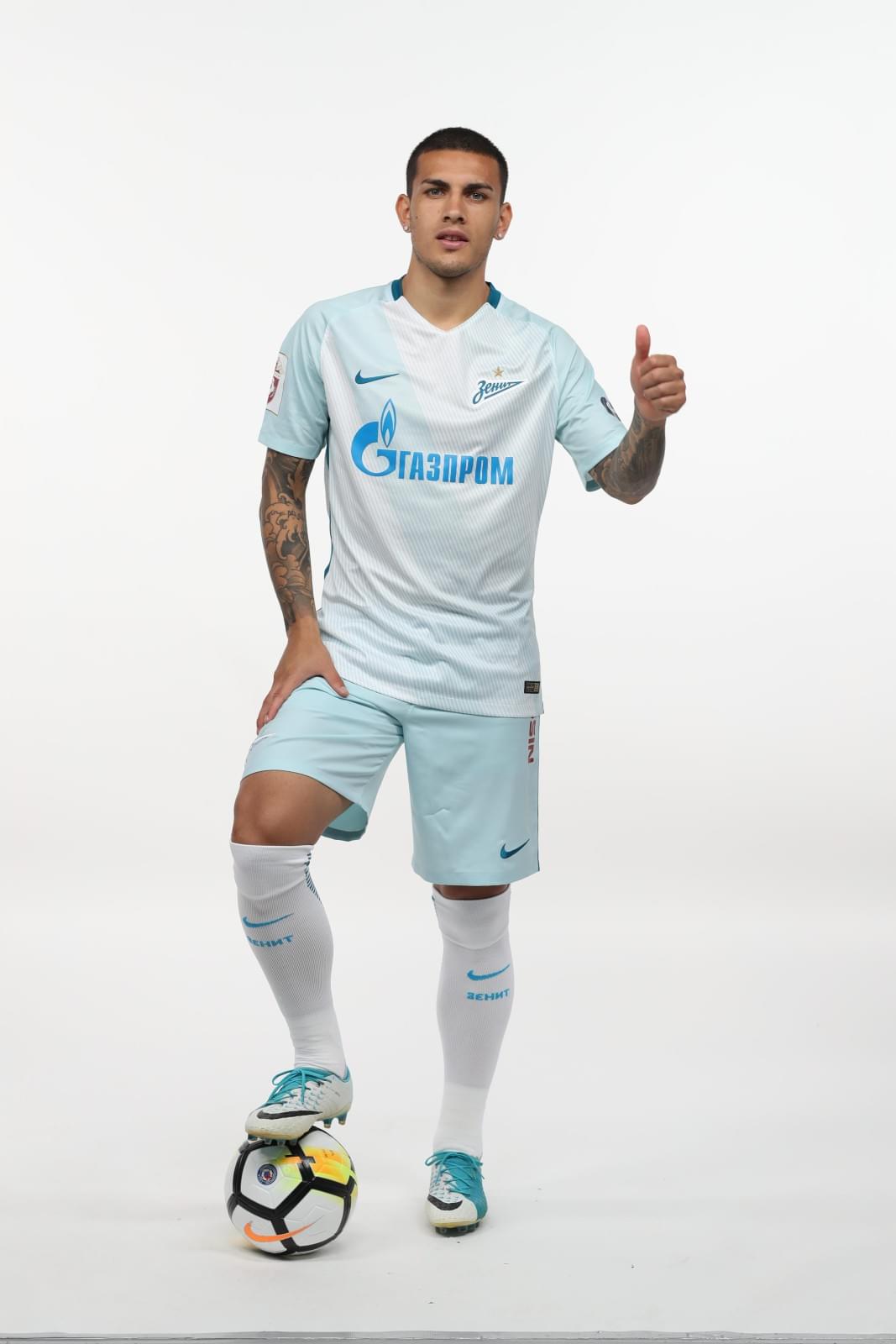 Фотосессия футболистов и тренеров основного состава ФК «Зенит» сезона 2017/2018