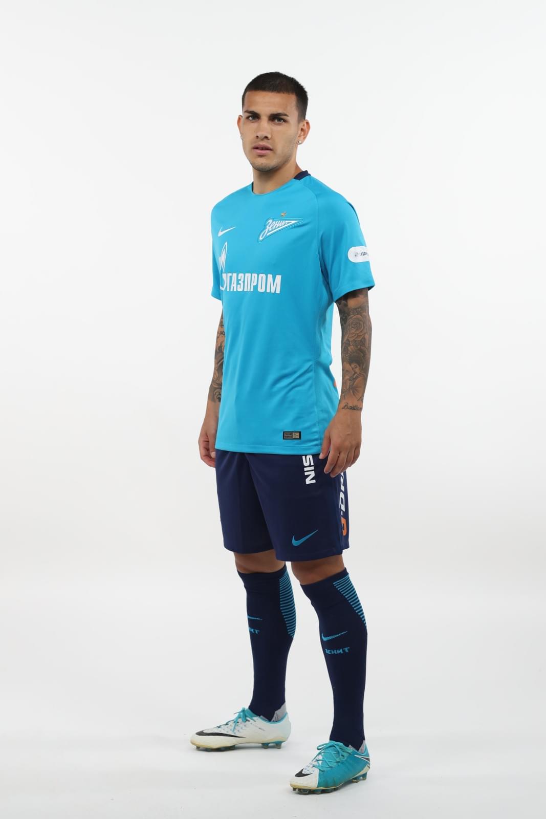 Фотосессия футболистов и тренеров основного состава ФК «Зенит» сезона 2017/2018