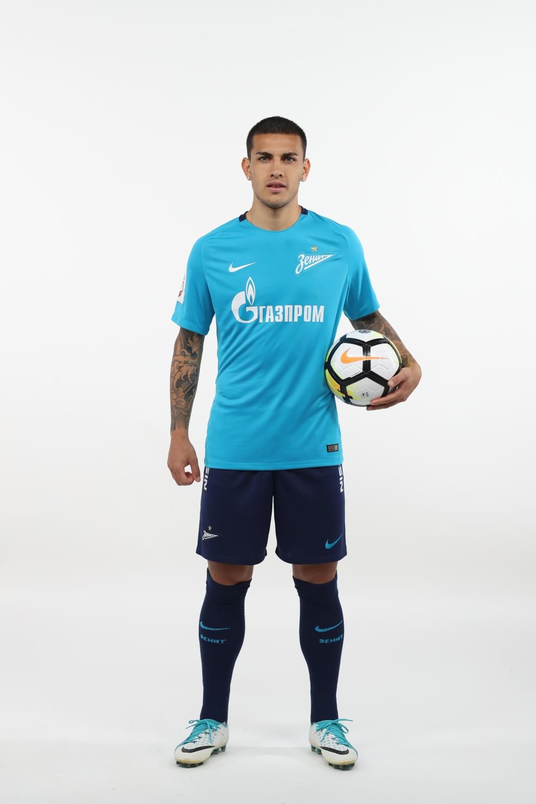 Фотосессия футболистов и тренеров основного состава ФК «Зенит» сезона 2017/2018