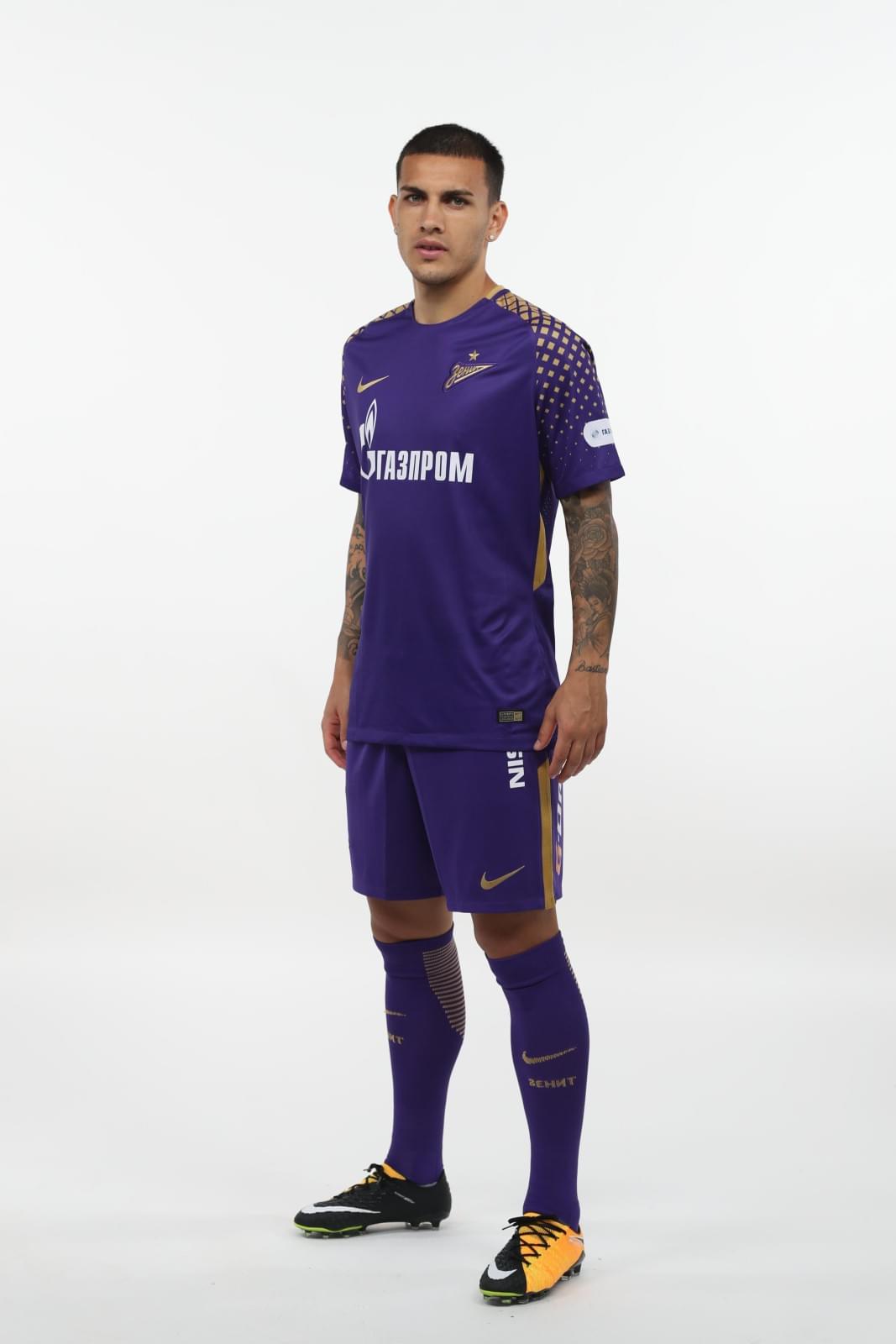 Фотосессия футболистов и тренеров основного состава ФК «Зенит» сезона 2017/2018