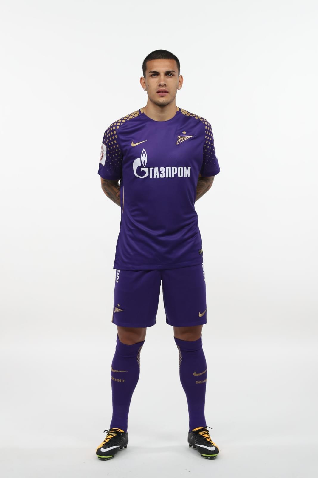 Фотосессия футболистов и тренеров основного состава ФК «Зенит» сезона 2017/2018