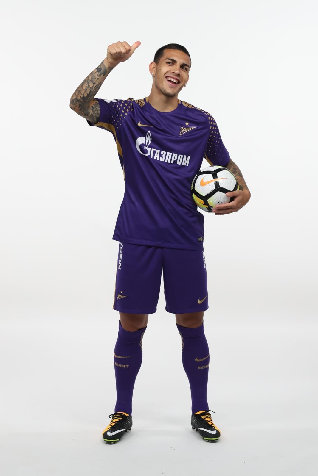 Фотосессия футболистов и тренеров основного состава ФК «Зенит» сезона 2017/2018