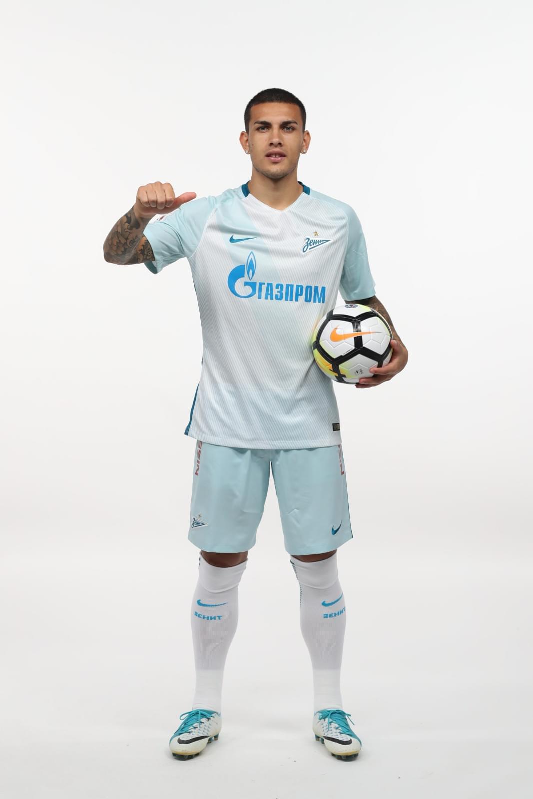 Фотосессия футболистов и тренеров основного состава ФК «Зенит» сезона 2017/2018