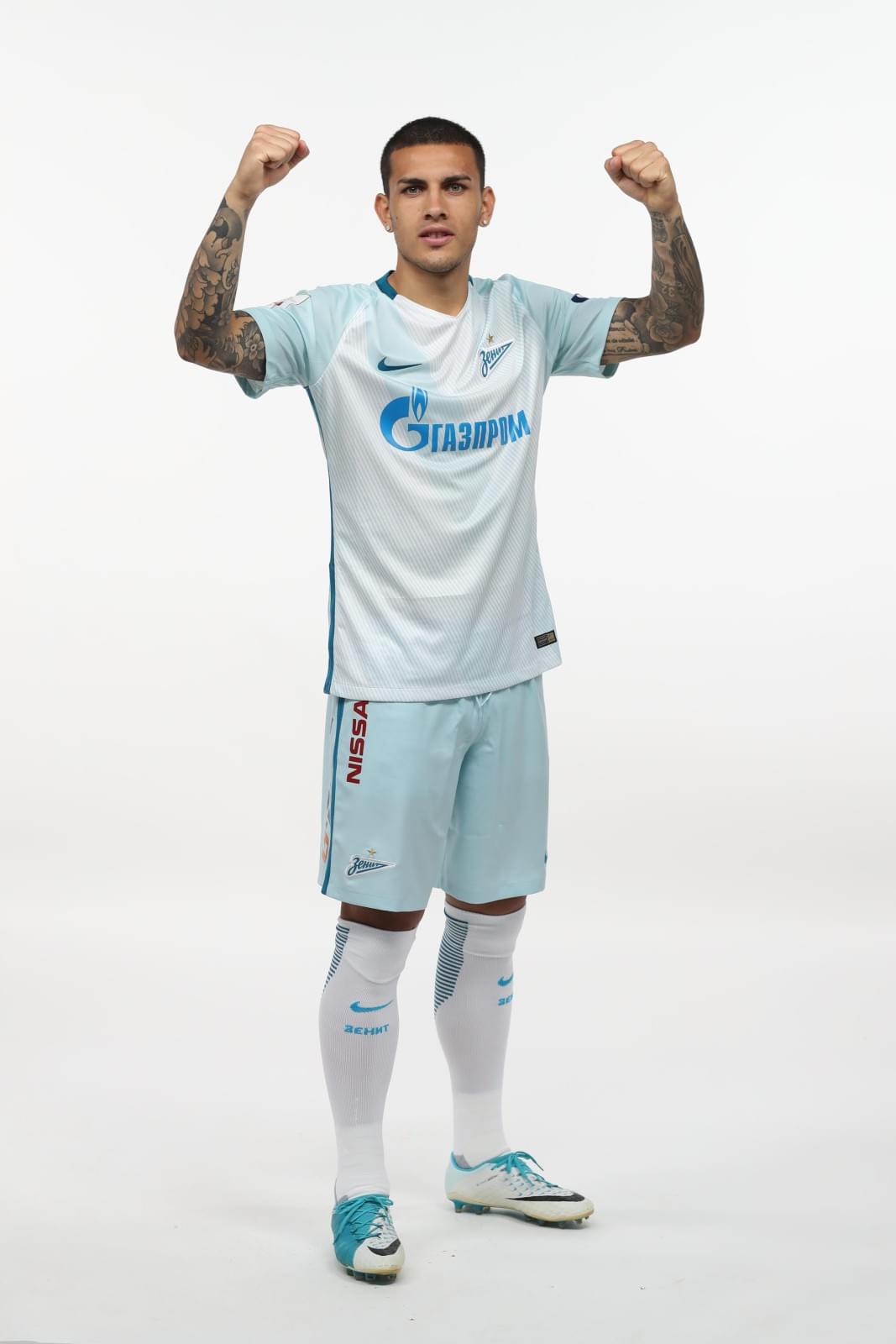 Фотосессия футболистов и тренеров основного состава ФК «Зенит» сезона 2017/2018