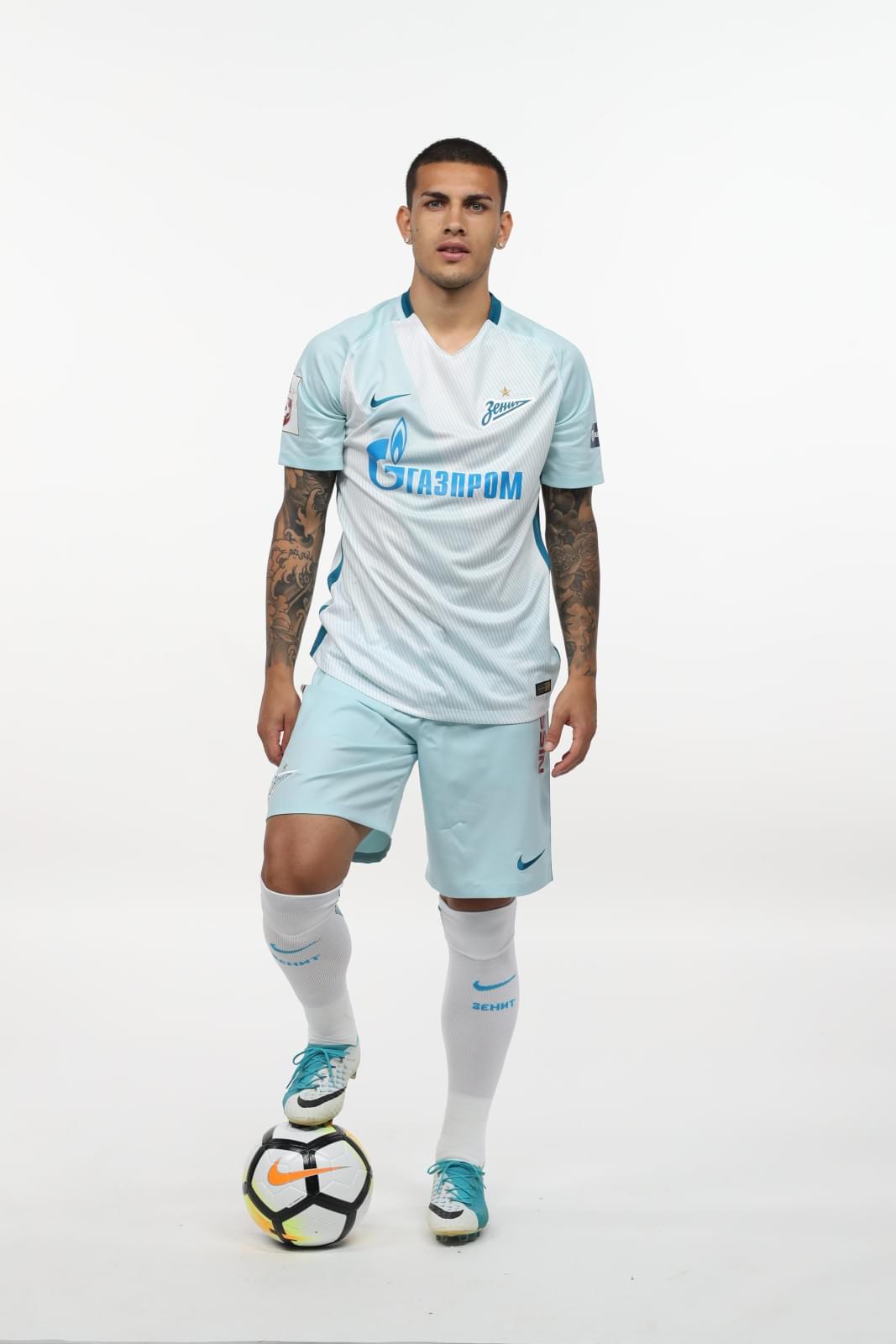 Фотосессия футболистов и тренеров основного состава ФК «Зенит» сезона 2017/2018