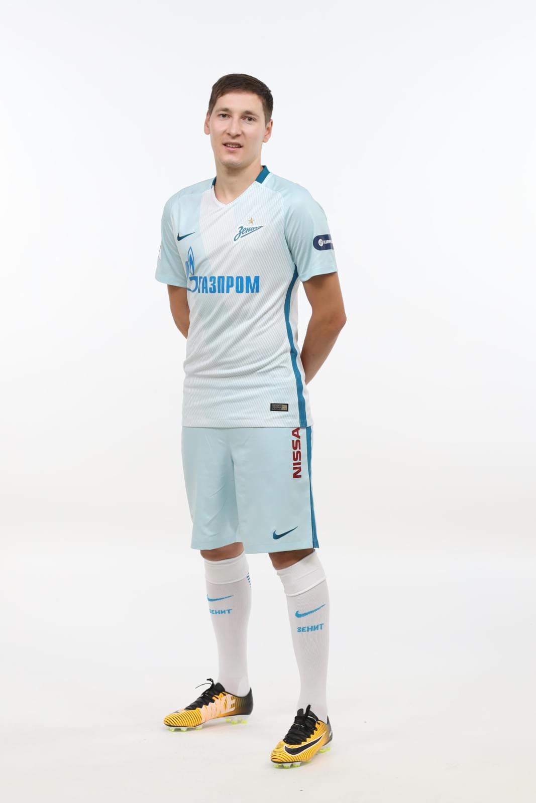 Фотосессия футболистов и тренеров основного состава ФК «Зенит» сезона 2017/2018