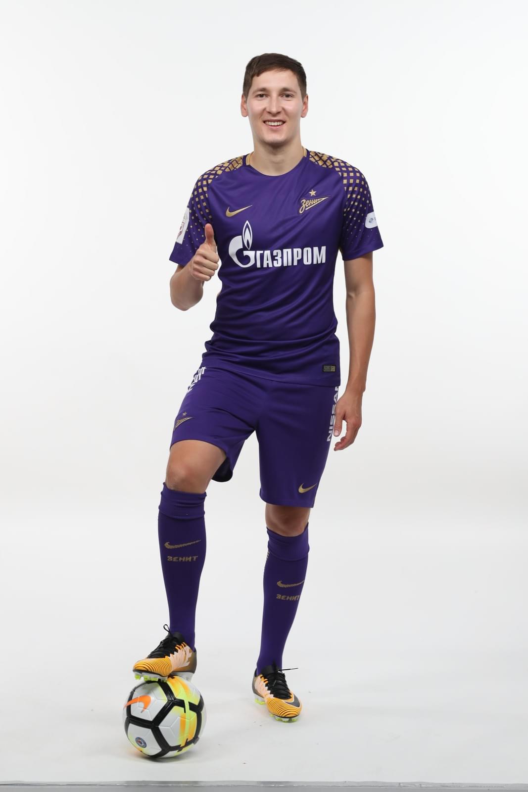 Фотосессия футболистов и тренеров основного состава ФК «Зенит» сезона 2017/2018