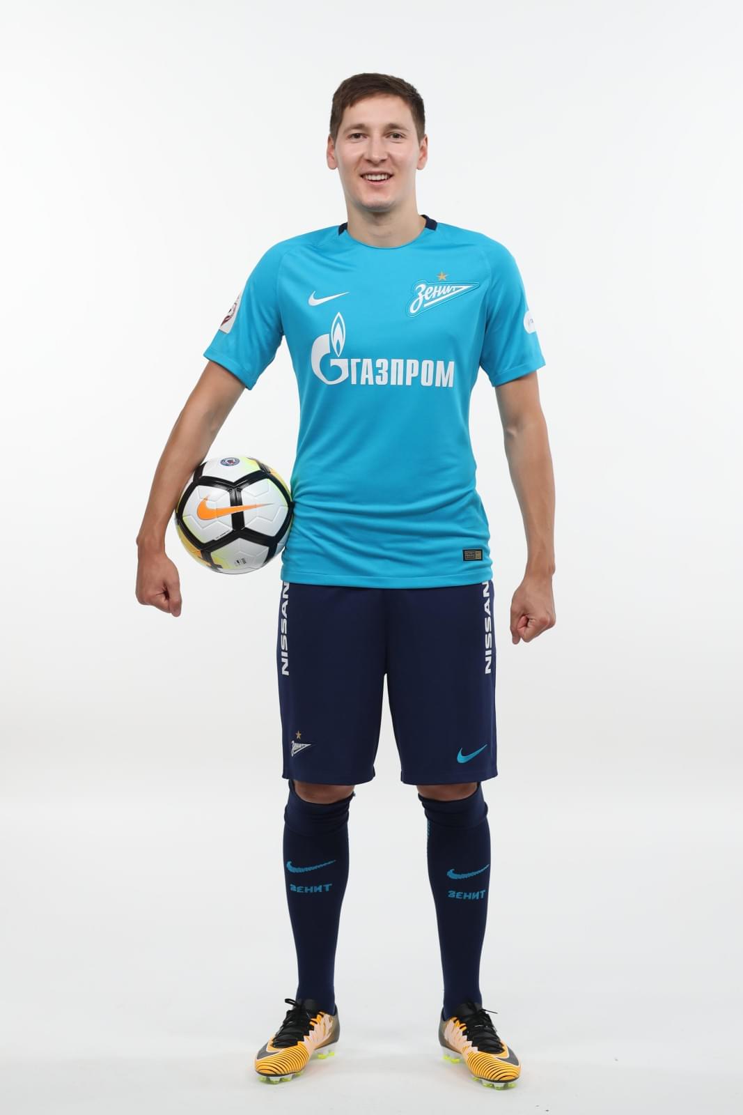 Фотосессия футболистов и тренеров основного состава ФК «Зенит» сезона 2017/2018