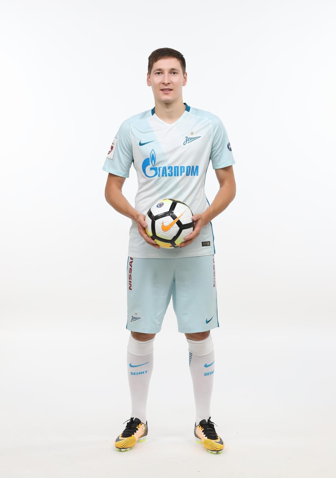 Фотосессия футболистов и тренеров основного состава ФК «Зенит» сезона 2017/2018