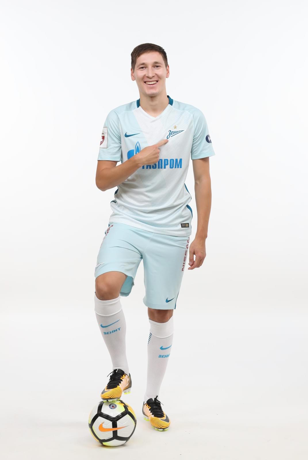 Фотосессия футболистов и тренеров основного состава ФК «Зенит» сезона 2017/2018