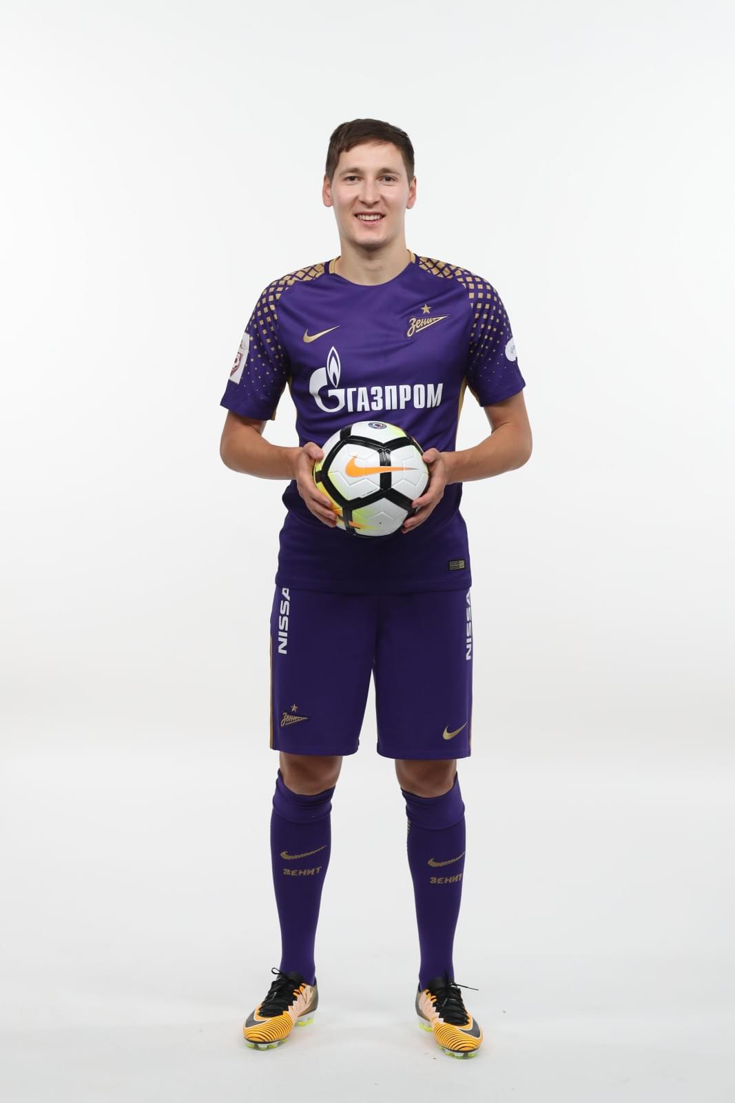 Фотосессия футболистов и тренеров основного состава ФК «Зенит» сезона 2017/2018