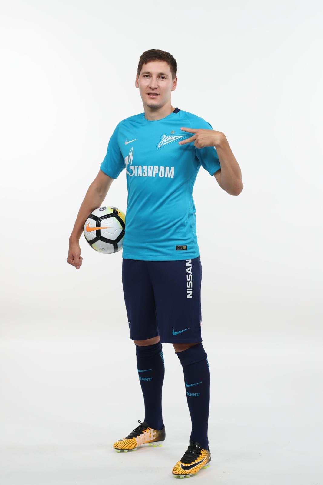 Фотосессия футболистов и тренеров основного состава ФК «Зенит» сезона 2017/2018