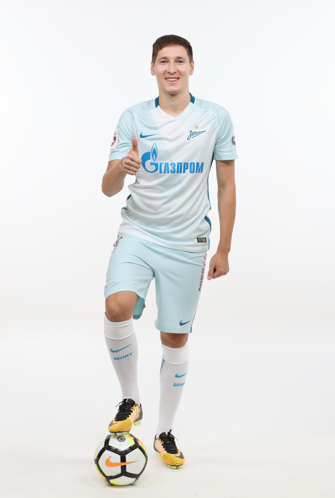 Фотосессия футболистов и тренеров основного состава ФК «Зенит» сезона 2017/2018