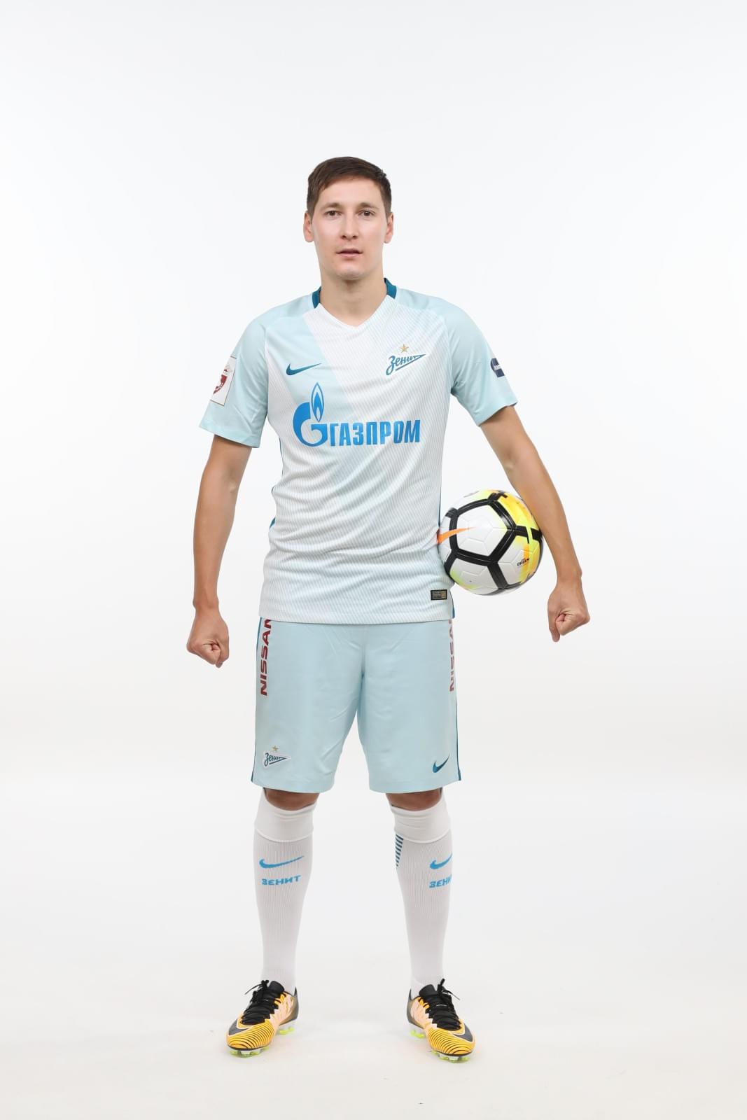 Фотосессия футболистов и тренеров основного состава ФК «Зенит» сезона 2017/2018