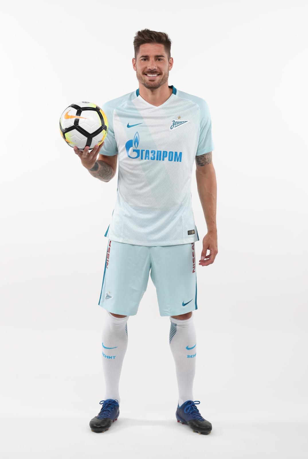 Фотосессия футболистов и тренеров основного состава ФК «Зенит» сезона 2017/2018