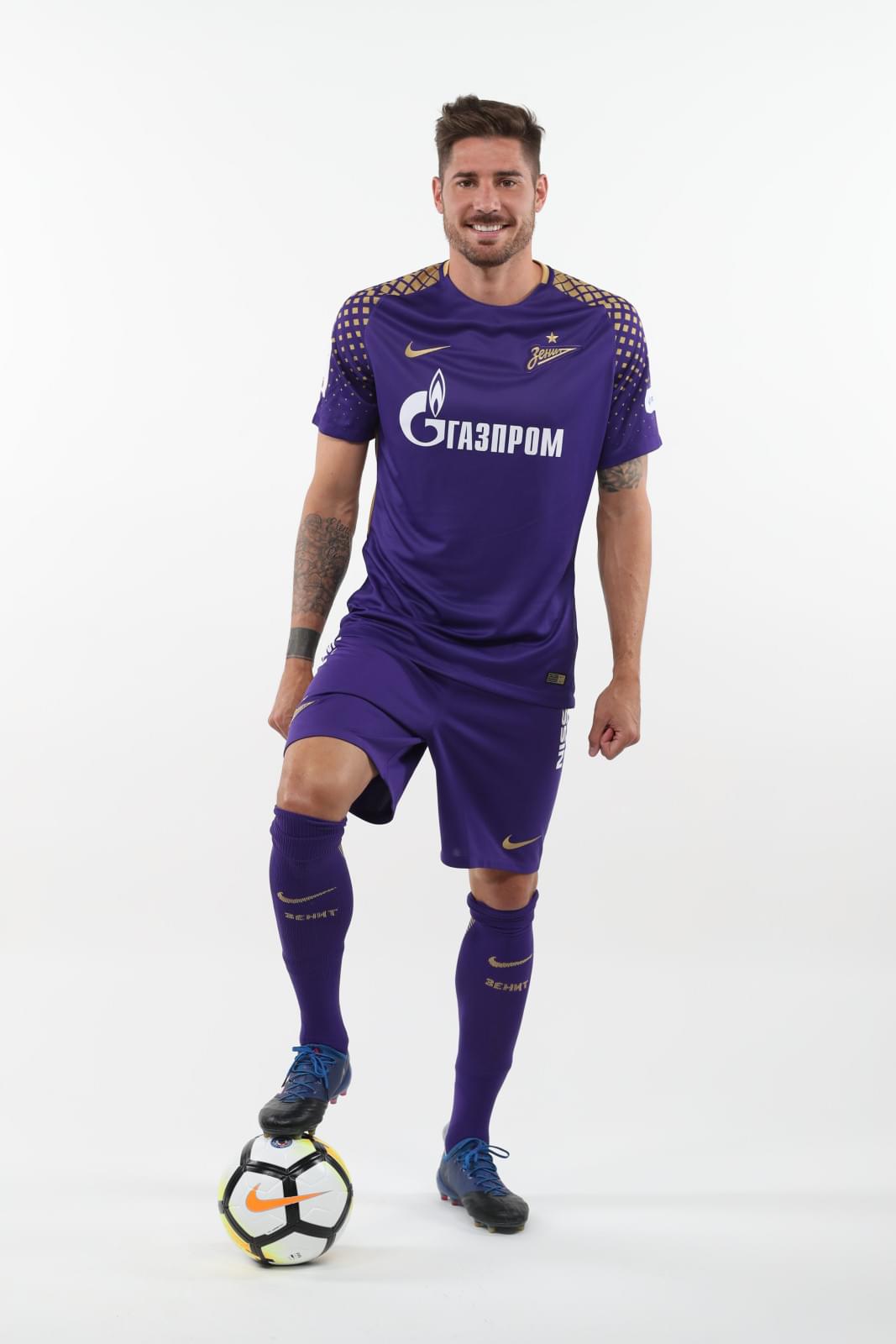 Фотосессия футболистов и тренеров основного состава ФК «Зенит» сезона 2017/2018