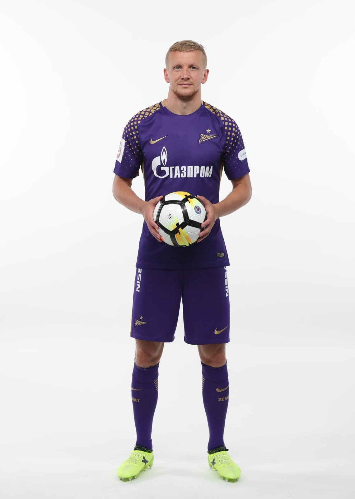 Фотосессия футболистов и тренеров основного состава ФК «Зенит» сезона 2017/2018