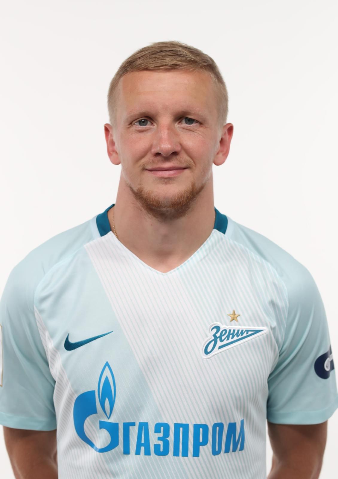 Фотосессия футболистов и тренеров основного состава ФК «Зенит» сезона 2017/2018