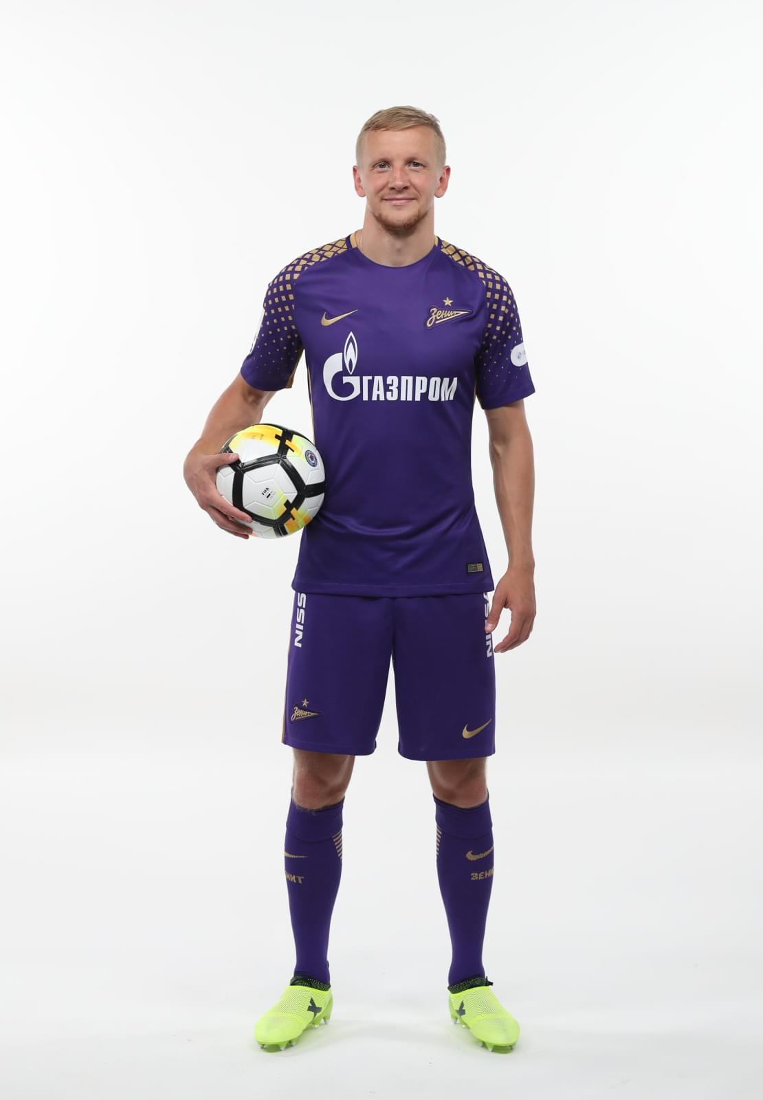 Фотосессия футболистов и тренеров основного состава ФК «Зенит» сезона 2017/2018