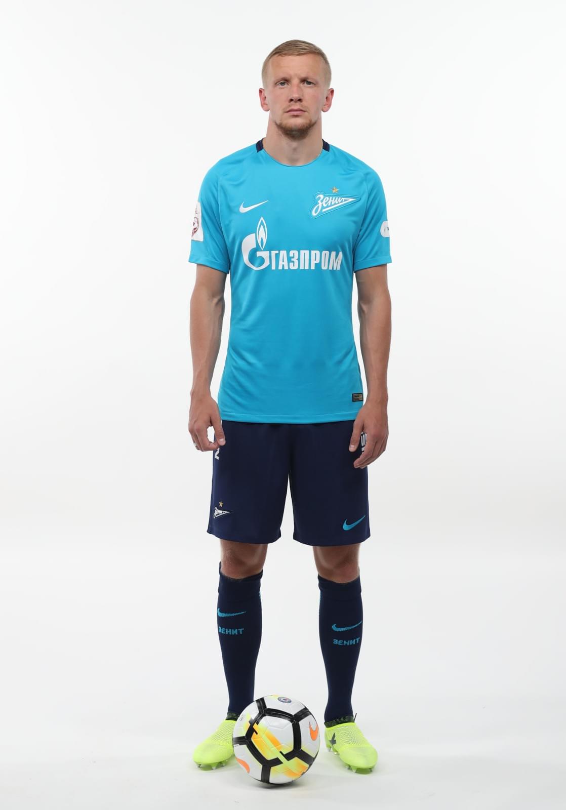 Фотосессия футболистов и тренеров основного состава ФК «Зенит» сезона 2017/2018