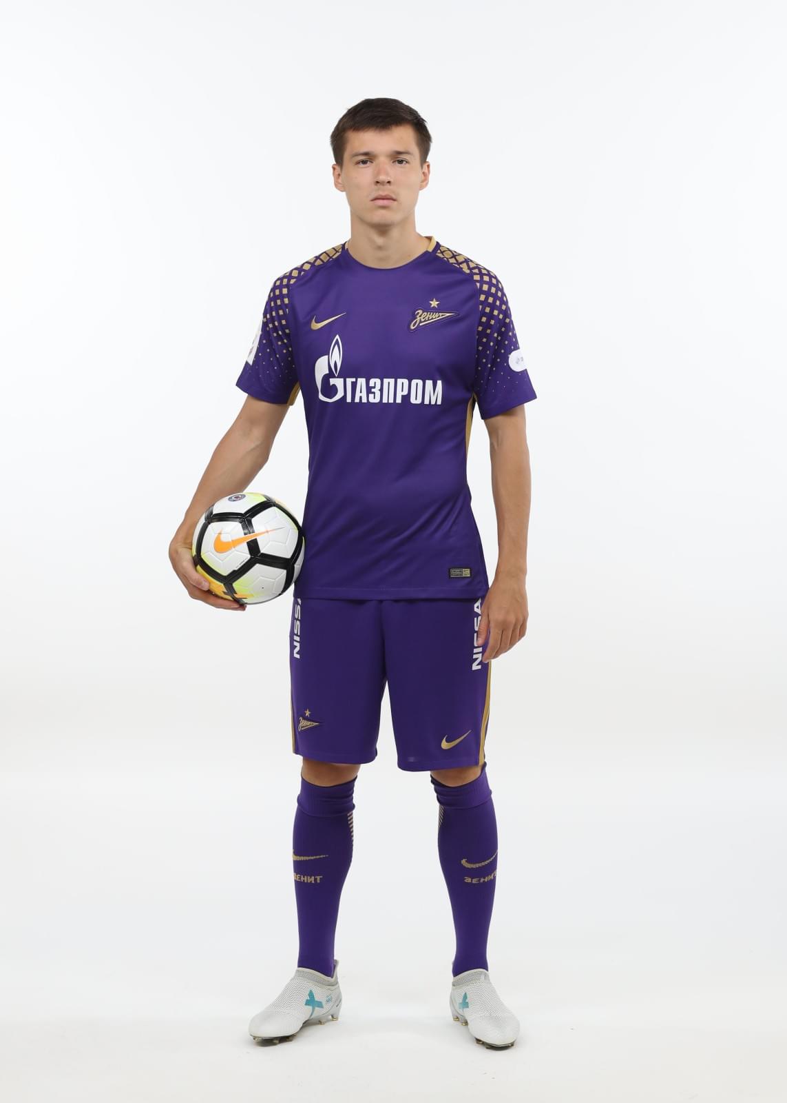 Фотосессия футболистов и тренеров основного состава ФК «Зенит» сезона 2017/2018