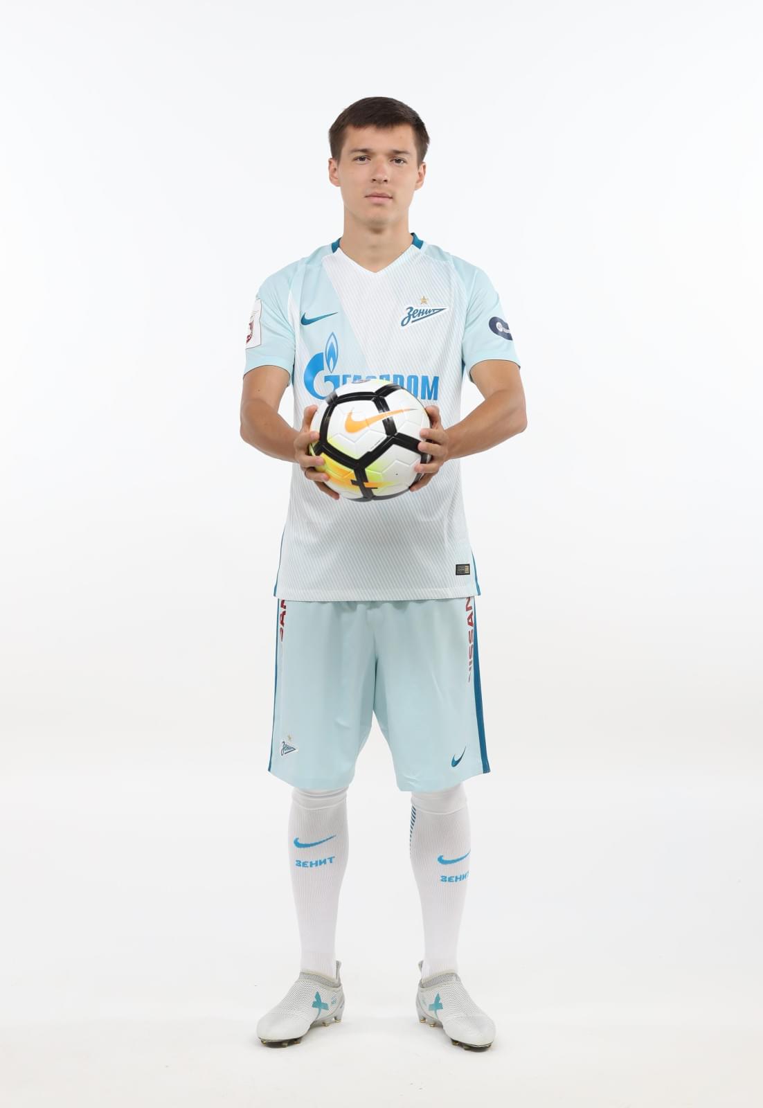 Фотосессия футболистов и тренеров основного состава ФК «Зенит» сезона 2017/2018