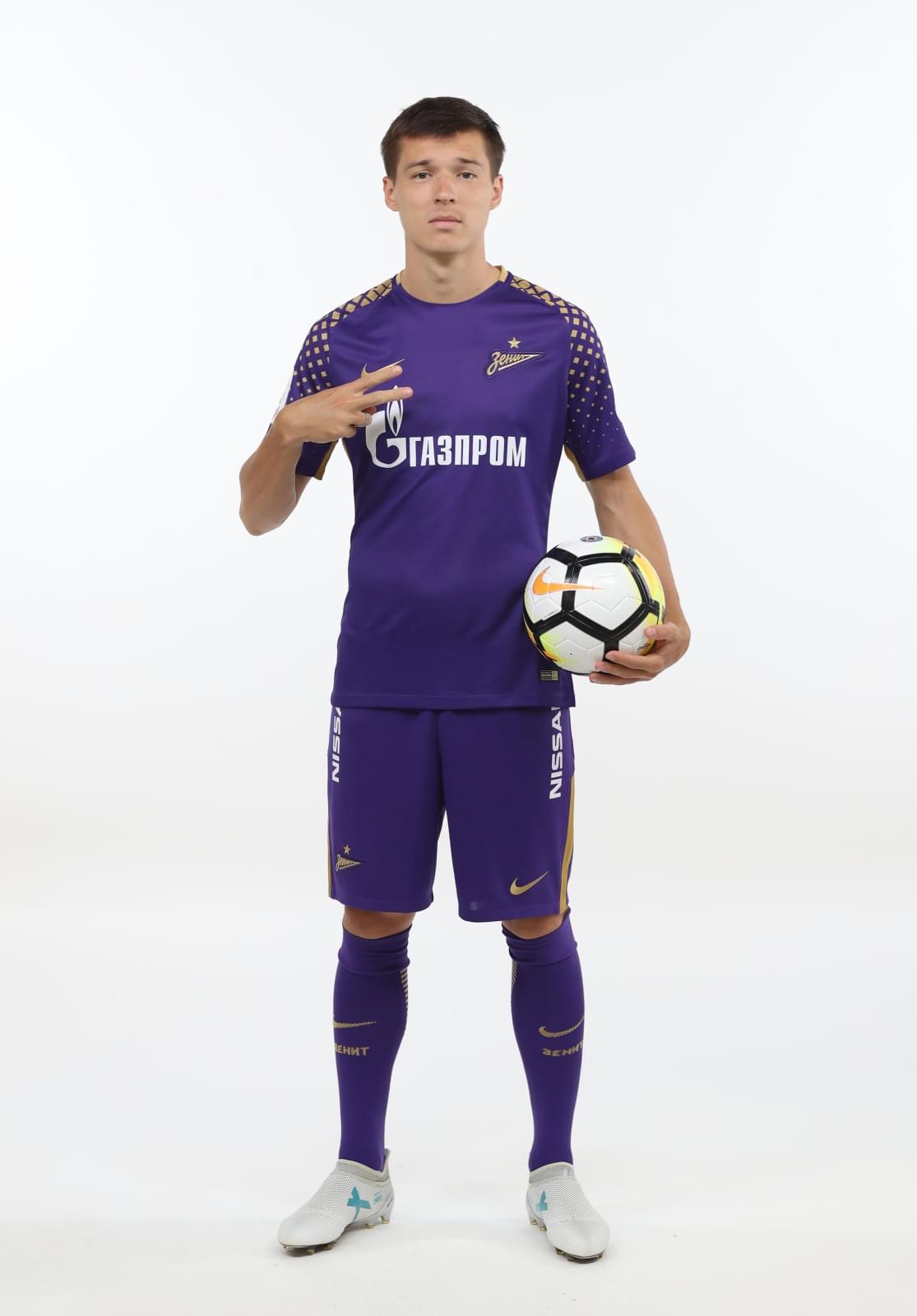 Фотосессия футболистов и тренеров основного состава ФК «Зенит» сезона 2017/2018