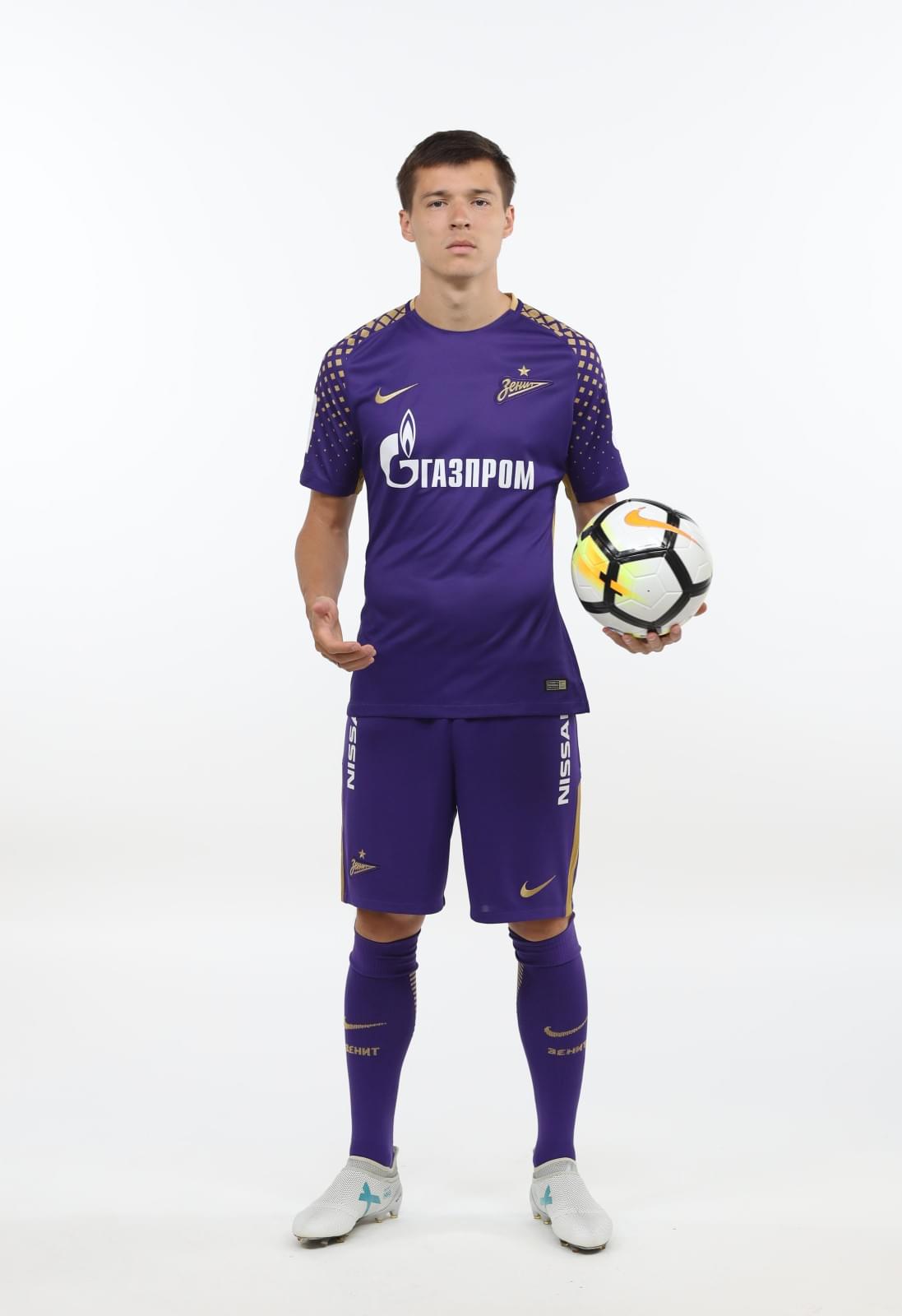 Фотосессия футболистов и тренеров основного состава ФК «Зенит» сезона 2017/2018