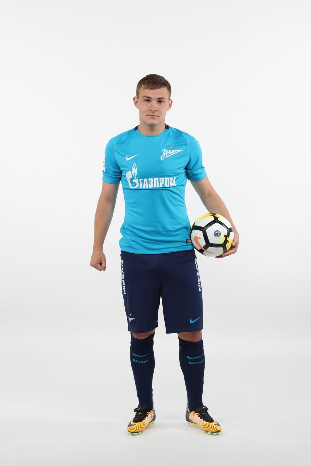 Фотосессия футболистов и тренеров основного состава ФК «Зенит» сезона 2017/2018