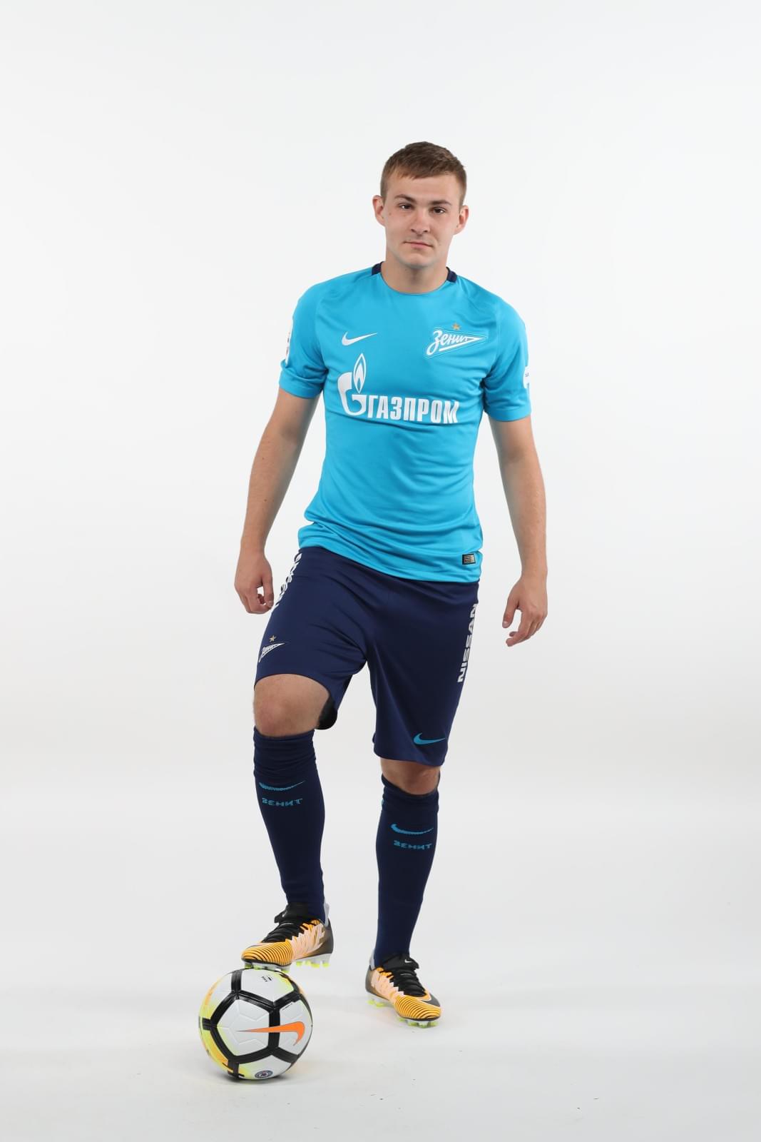 Фотосессия футболистов и тренеров основного состава ФК «Зенит» сезона 2017/2018