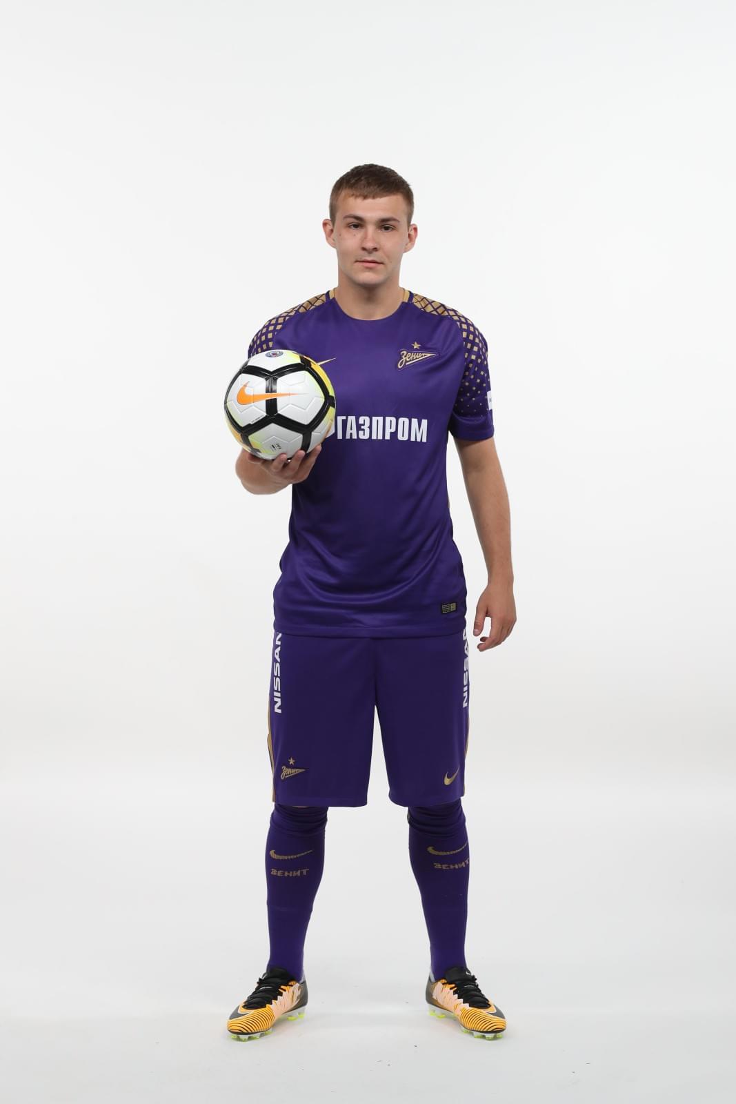 Фотосессия футболистов и тренеров основного состава ФК «Зенит» сезона 2017/2018