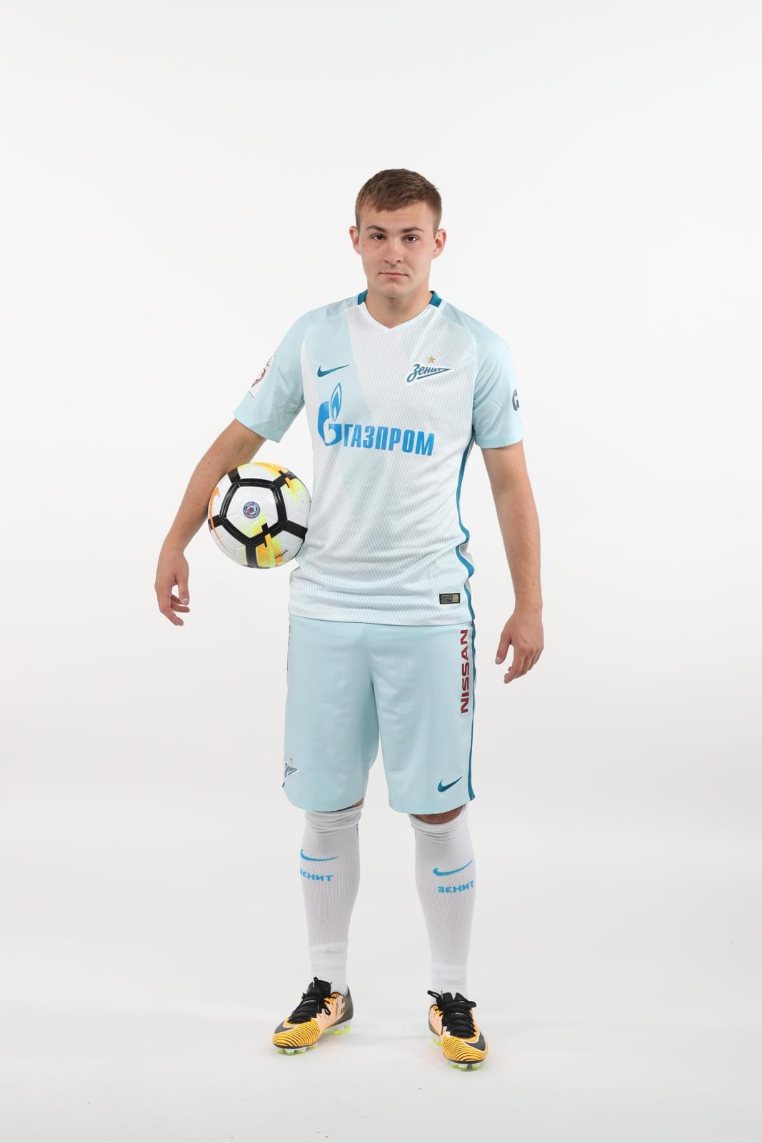 Фотосессия футболистов и тренеров основного состава ФК «Зенит» сезона 2017/2018